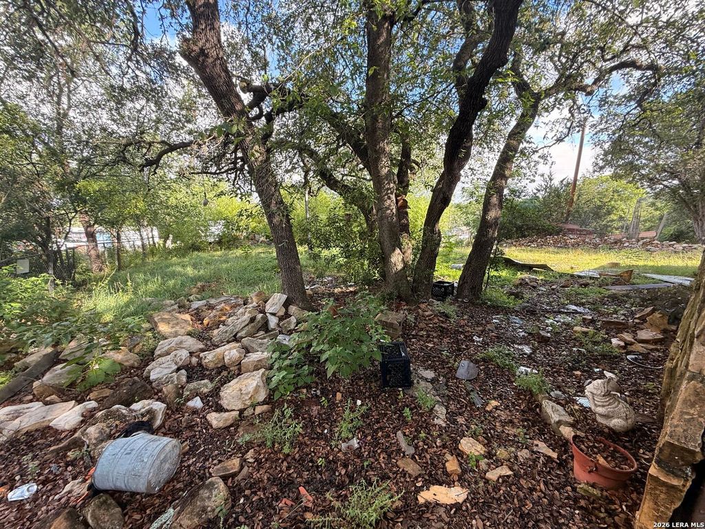 626 LA CRESTA DR, Canyon Lake, TX 78133