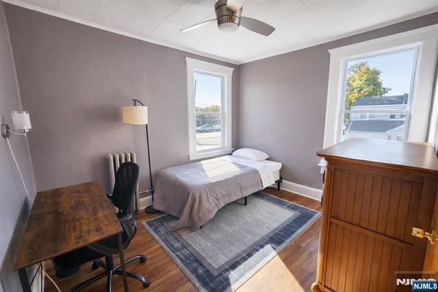 105 Parkview Avenue, Elmwood Park, NJ 07407