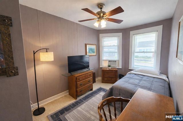 105 Parkview Avenue, Elmwood Park, NJ 07407