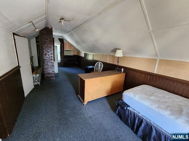 105 Parkview Avenue, Elmwood Park, NJ 07407