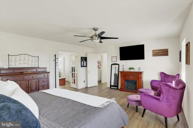 313 LAMP POST LN, Etters, PA 17319