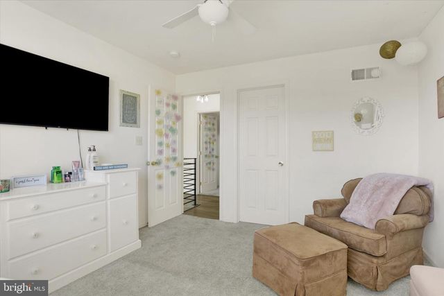 313 LAMP POST LN, Etters, PA 17319
