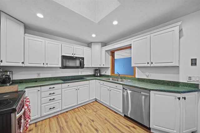 1127 S Brown Street, Jackson, MI 49203