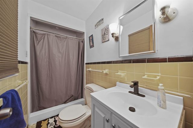 1127 S Brown Street, Jackson, MI 49203