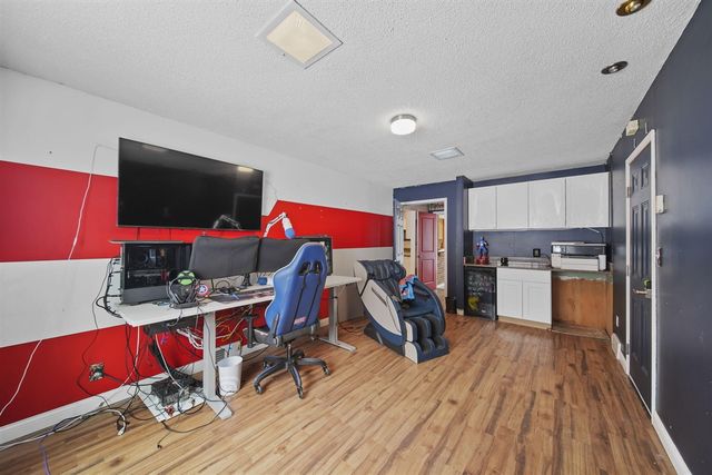 1127 S Brown Street, Jackson, MI 49203