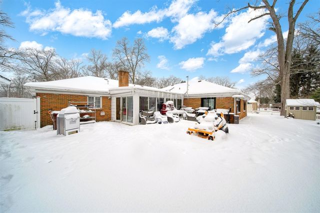 1127 S Brown Street, Jackson, MI 49203