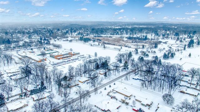 1127 S Brown Street, Jackson, MI 49203