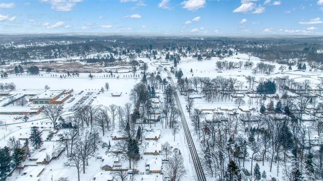 1127 S Brown Street, Jackson, MI 49203