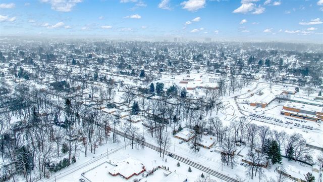 1127 S Brown Street, Jackson, MI 49203