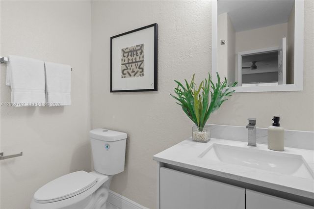 4730 NE 2nd Avenue, Oakland Park, FL 33334
