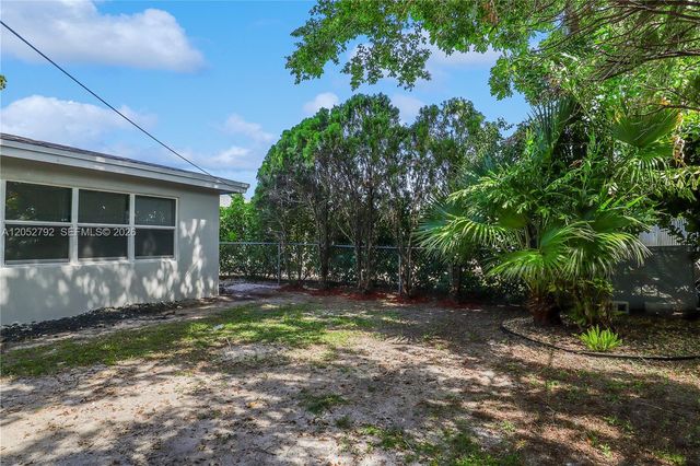 4730 NE 2nd Avenue, Oakland Park, FL 33334