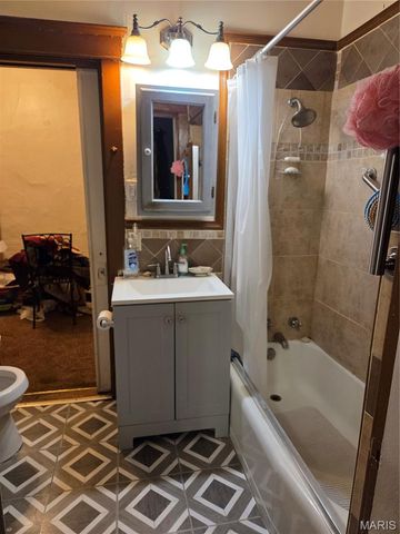 7539 Wayne Avenue, St Louis, MO 63130