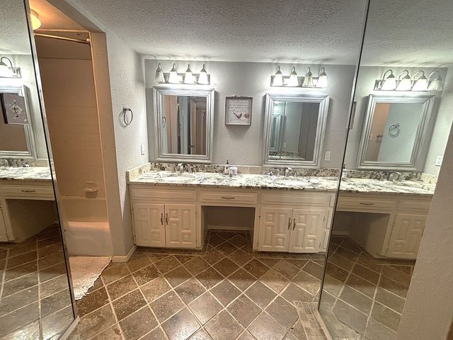 2969 Country Place Circle, Carrollton, TX 75006