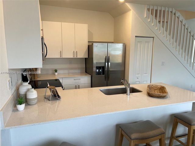 655 SE 13 St, Homestead, FL 33034