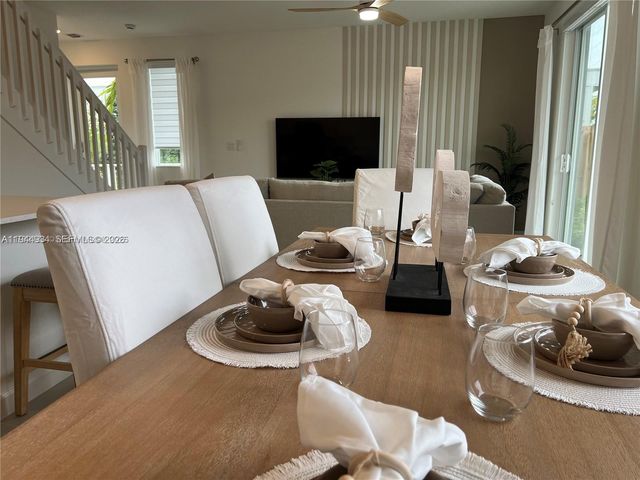 655 SE 13 St, Homestead, FL 33034