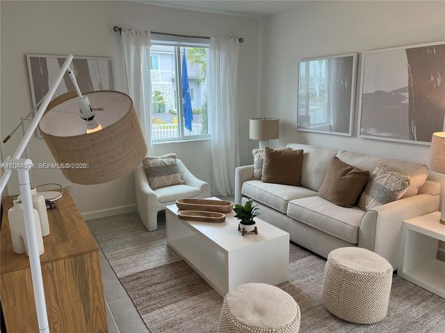 655 SE 13 St, Homestead, FL 33034