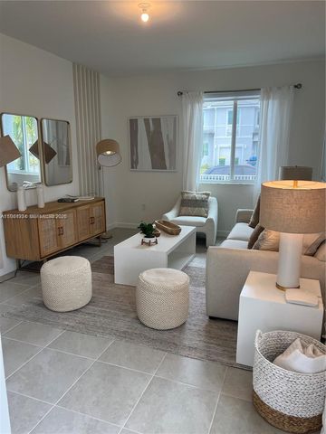 655 SE 13 St, Homestead, FL 33034