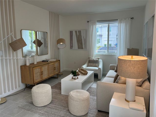 655 SE 13 St, Homestead, FL 33034