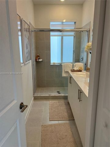 655 SE 13 St, Homestead, FL 33034