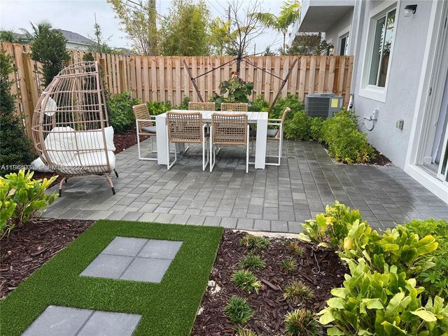 655 SE 13 St, Homestead, FL 33034