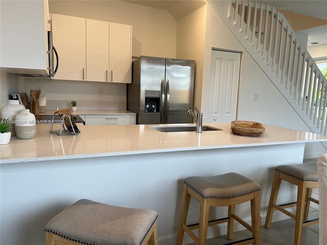 655 SE 13 St, Homestead, FL 33034