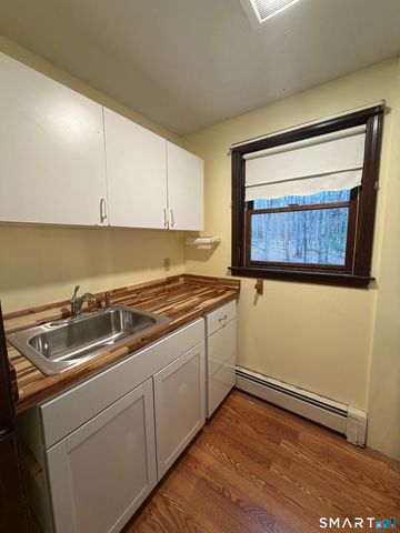 8 Brook Lane 2, Guilford, CT 06437