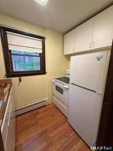 8 Brook Lane 2, Guilford, CT 06437