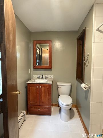 8 Brook Lane 2, Guilford, CT 06437