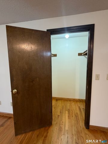 8 Brook Lane 2, Guilford, CT 06437