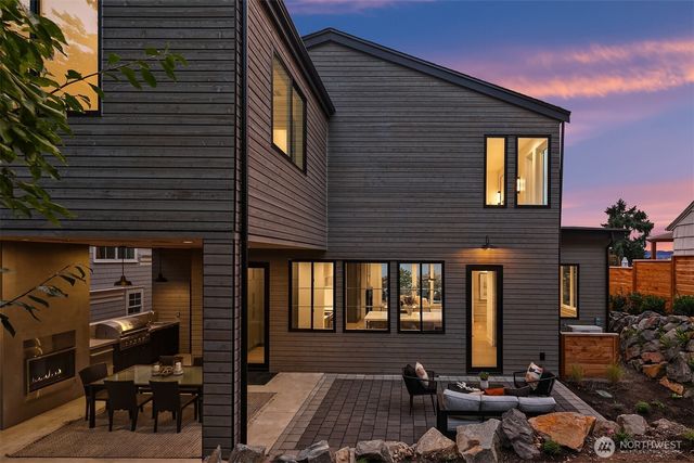 1027 McGilvra Boulevard E, Seattle, WA 98112