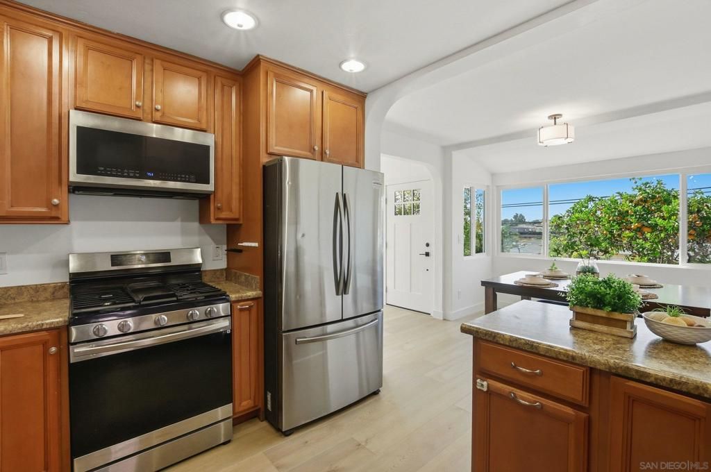Image 9 of property listing at 6121 Cumberland St, San Diego, CA 92139