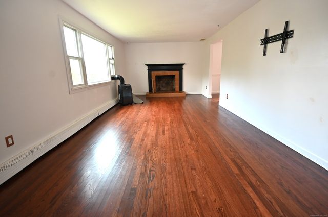 124 Holly Hill Drive, Montville, CT 06382