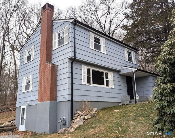124 Holly Hill Drive, Montville, CT 06382