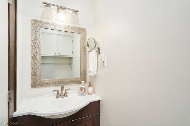 1576 W Exchange Street, Akron, OH 44313