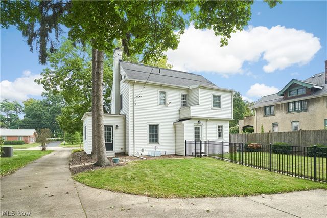 1576 W Exchange Street, Akron, OH 44313