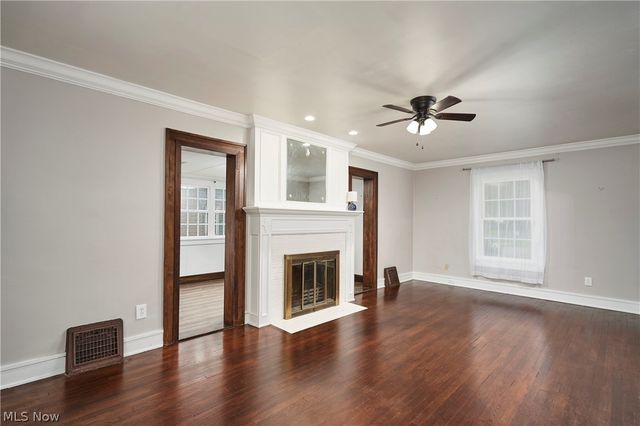 1576 W Exchange Street, Akron, OH 44313
