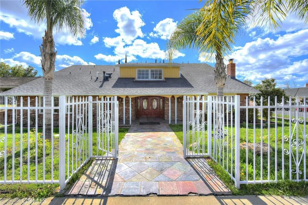 19720 Vintage, Chatsworth, CA 91311