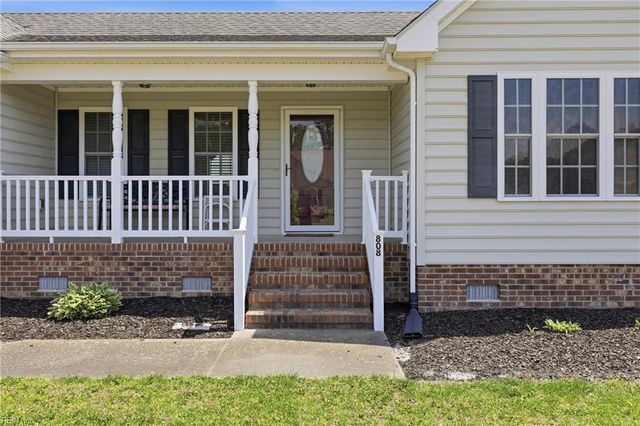 808 Compass DR, Elizabeth City, NC 27909
