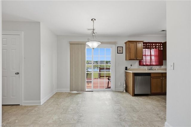 808 Compass DR, Elizabeth City, NC 27909