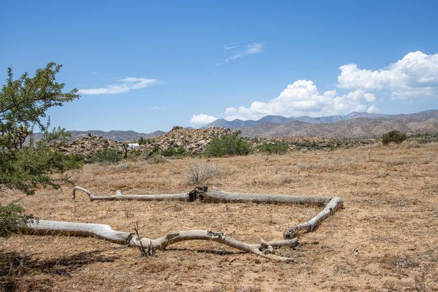 201 Pipes Canyon Road, Pioneertown, CA 92268