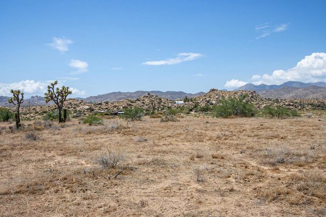 201 Pipes Canyon Road, Pioneertown, CA 92268