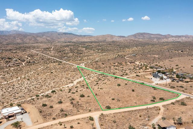 201 Pipes Canyon Road, Pioneertown, CA 92268
