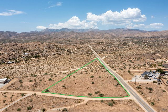 201 Pipes Canyon Road, Pioneertown, CA 92268