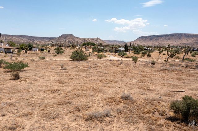 201 Pipes Canyon Road, Pioneertown, CA 92268