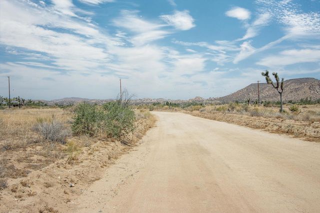 201 Pipes Canyon Road, Pioneertown, CA 92268