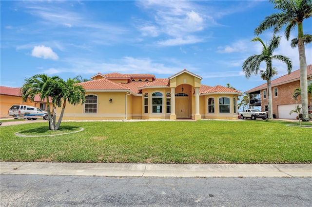 6140 River Shore CT, North Fort Myers, FL 33917