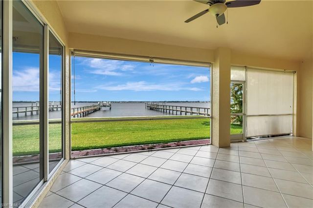 6140 River Shore CT, North Fort Myers, FL 33917
