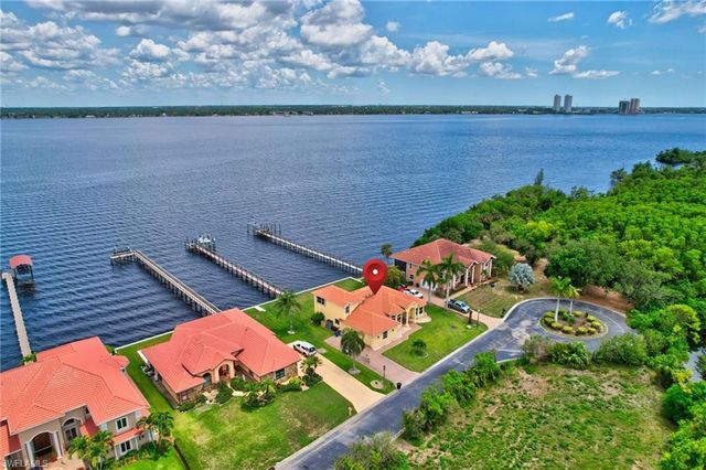 6140 River Shore CT, North Fort Myers, FL 33917