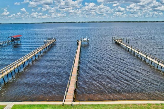 6140 River Shore CT, North Fort Myers, FL 33917