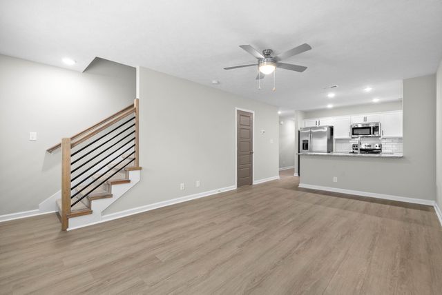 303 Longshadow Trl Unit F, Clarksville, TN 37043